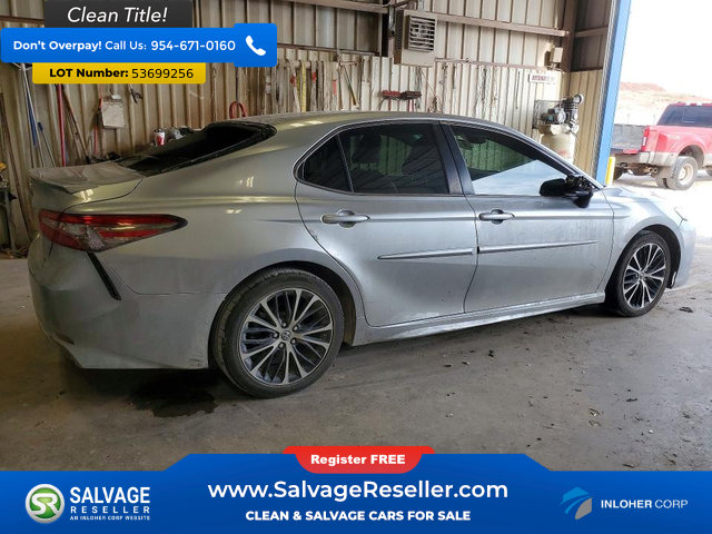 Used 2018 Toyota Camry SE w/ Moonroof Package FWD image 4