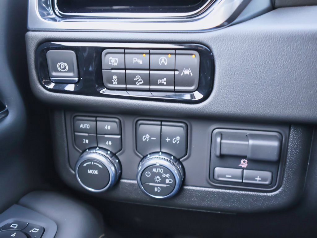 New 2026 GMC Yukon Elevation w/ Elevation Premium Package image 31