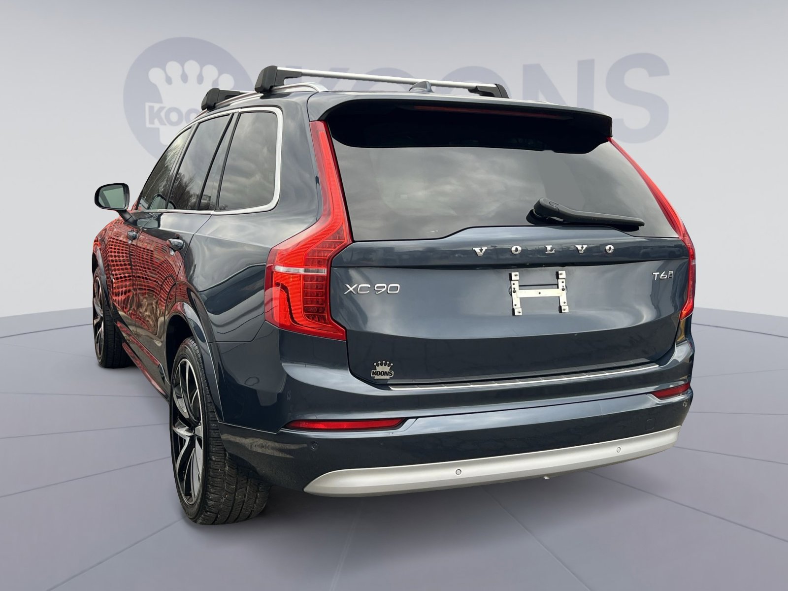 Used 2022 Volvo XC90 T6 Momentum w/ Advanced Package image 2