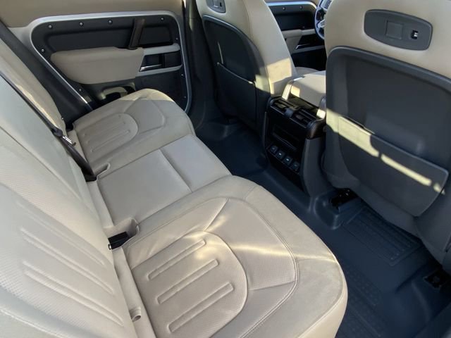 Used 2020 Land Rover Defender 110 SE image 23