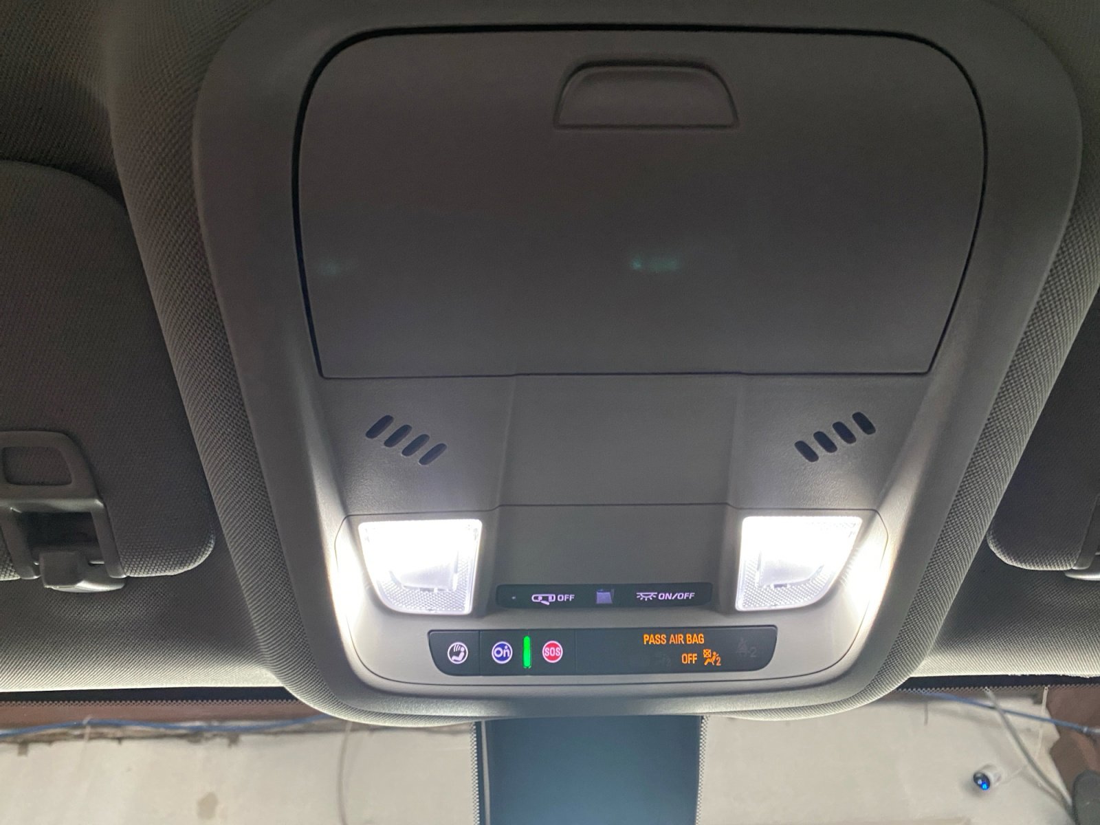 Used 2024 GMC Terrain SLE w/ Driver Convenience Package image 19