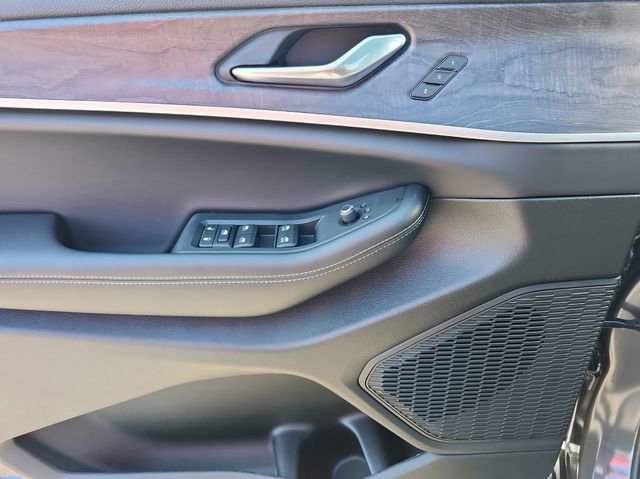 New 2025 Jeep Grand Cherokee Limited w/ Luxury Tech Group II image 12