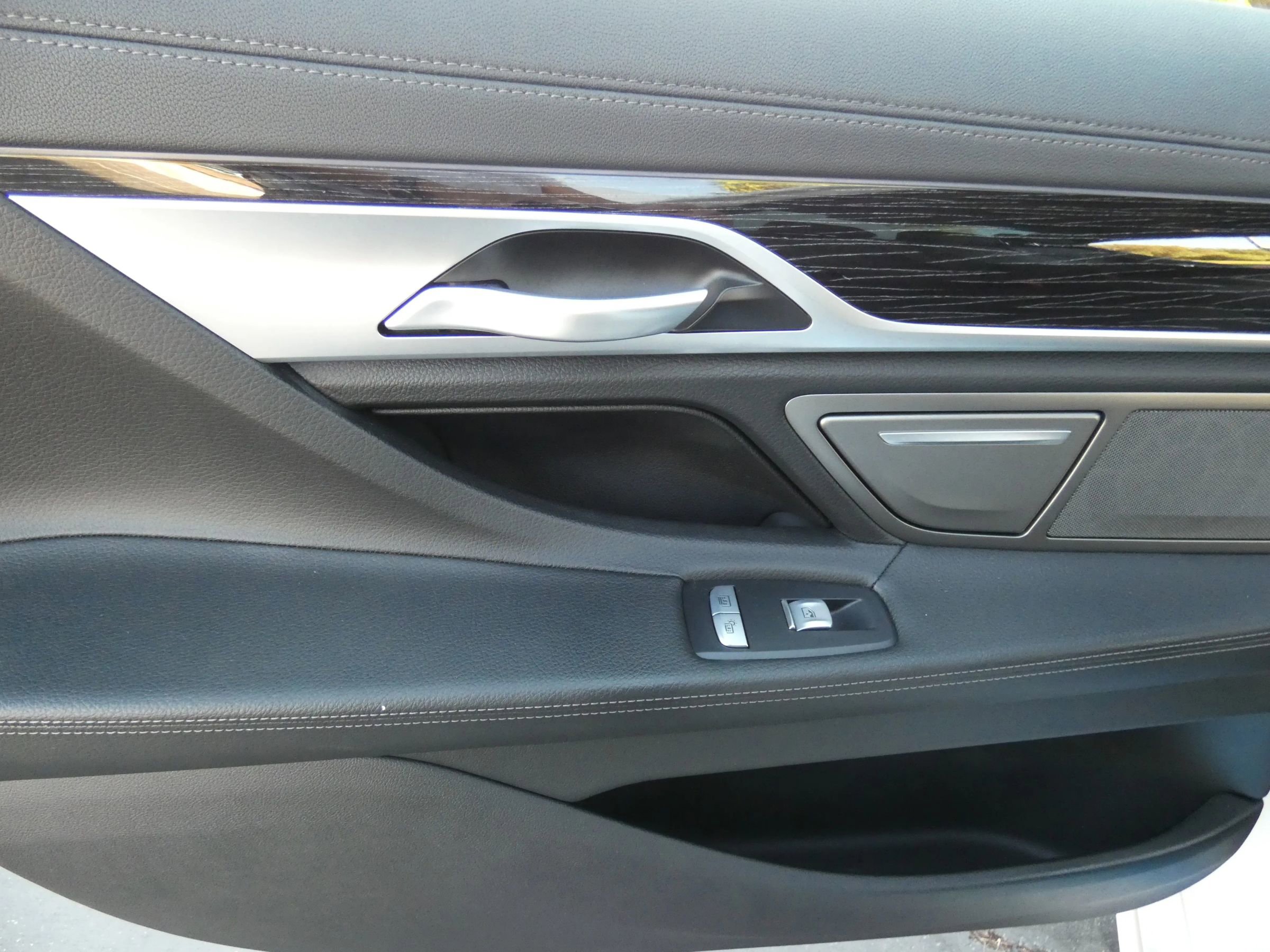 Used 2022 BMW 745e xDrive image 45