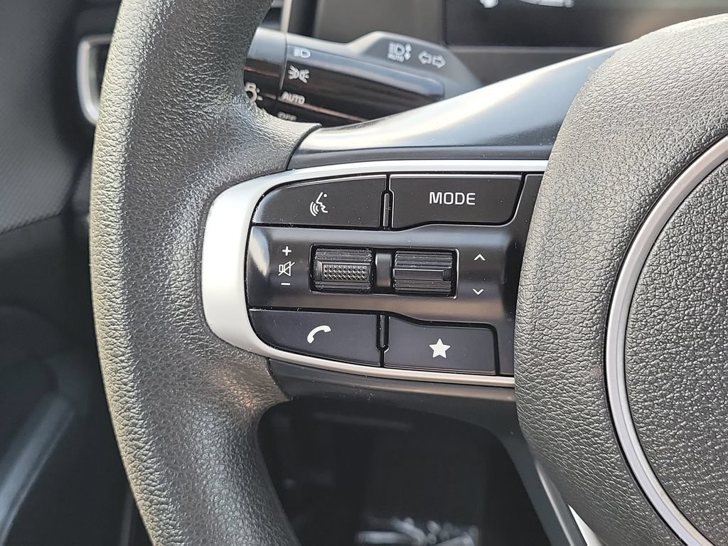 Used 2025 Kia Sportage LX FWD image 9