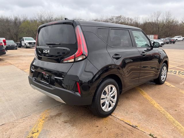 Used 2025 Kia Soul LX image 10