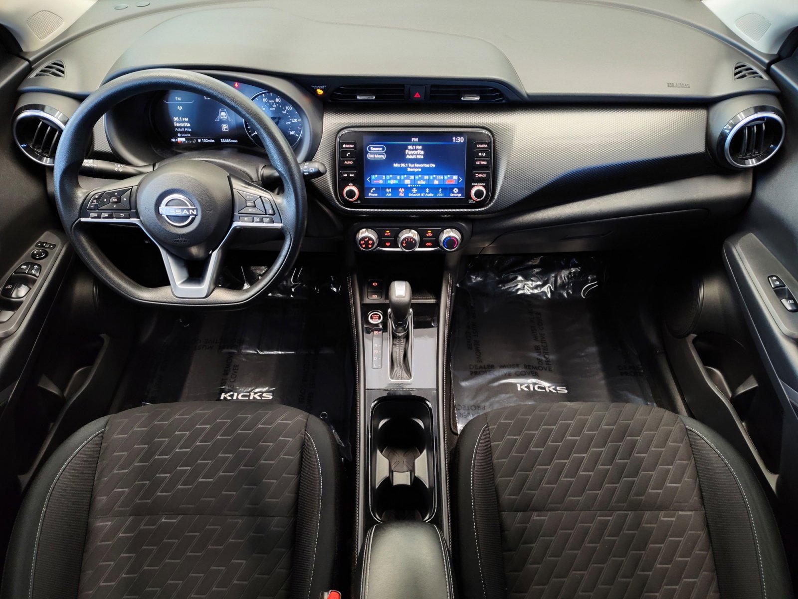 Used 2023 Nissan Kicks SV image 3