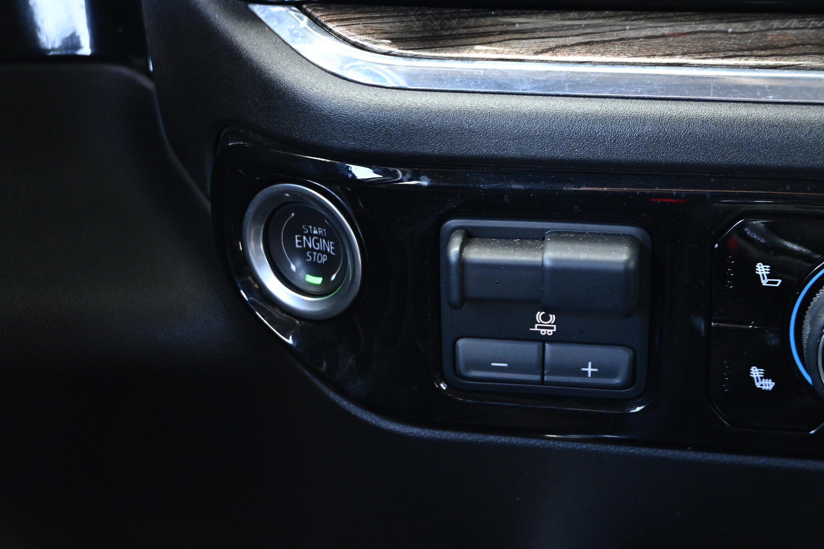 Used 2024 Chevrolet Silverado 1500 RST image 25