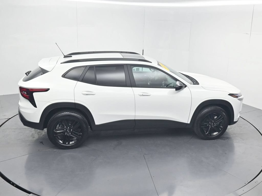Used 2024 Chevrolet Trax ACTIV w/ Sunroof Package FWD image 50