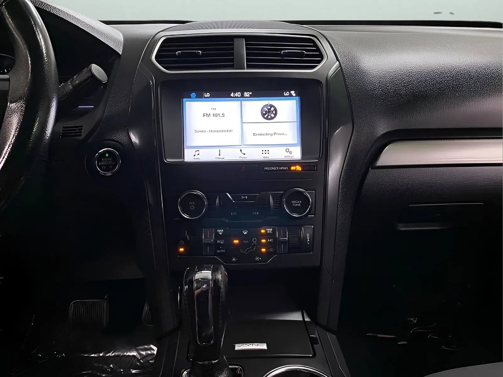 Used 2018 Ford Explorer XLT w/ Equipment Group 201A AWD/4WD image 19