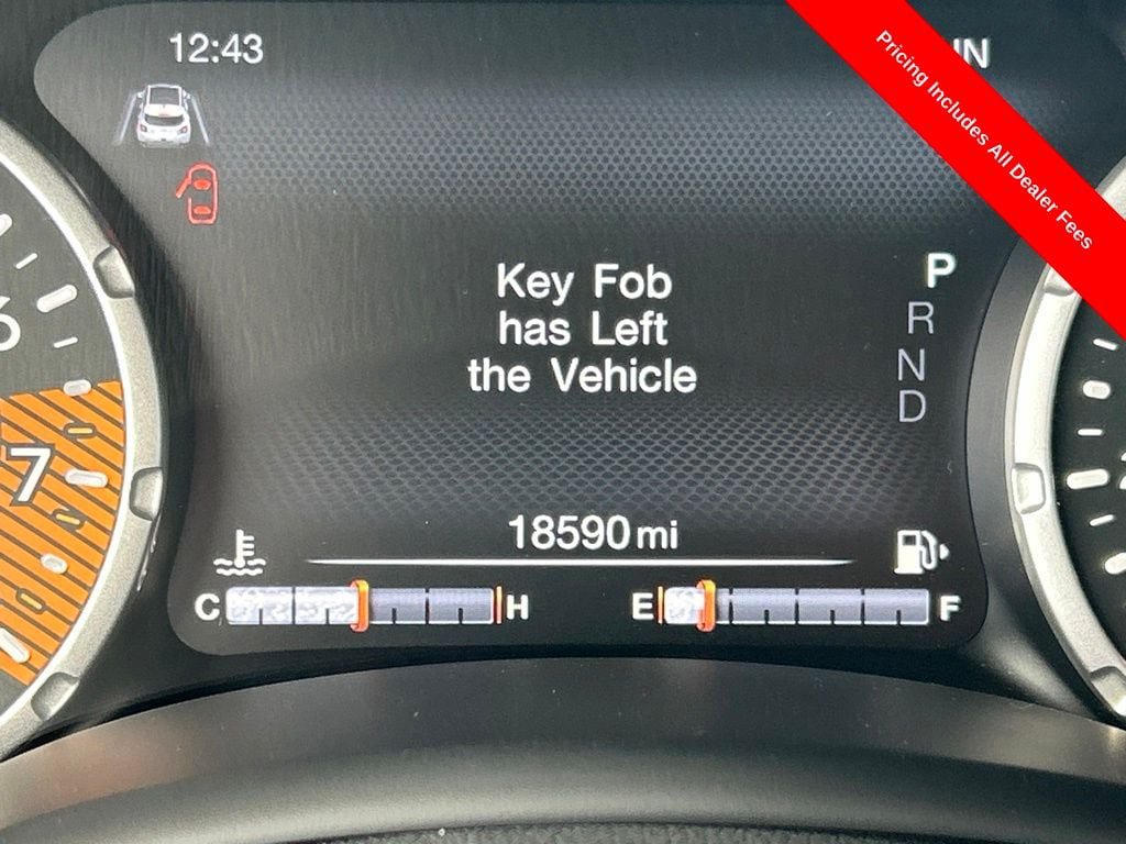 Used 2023 Jeep Renegade Altitude AWD/4WD image 10