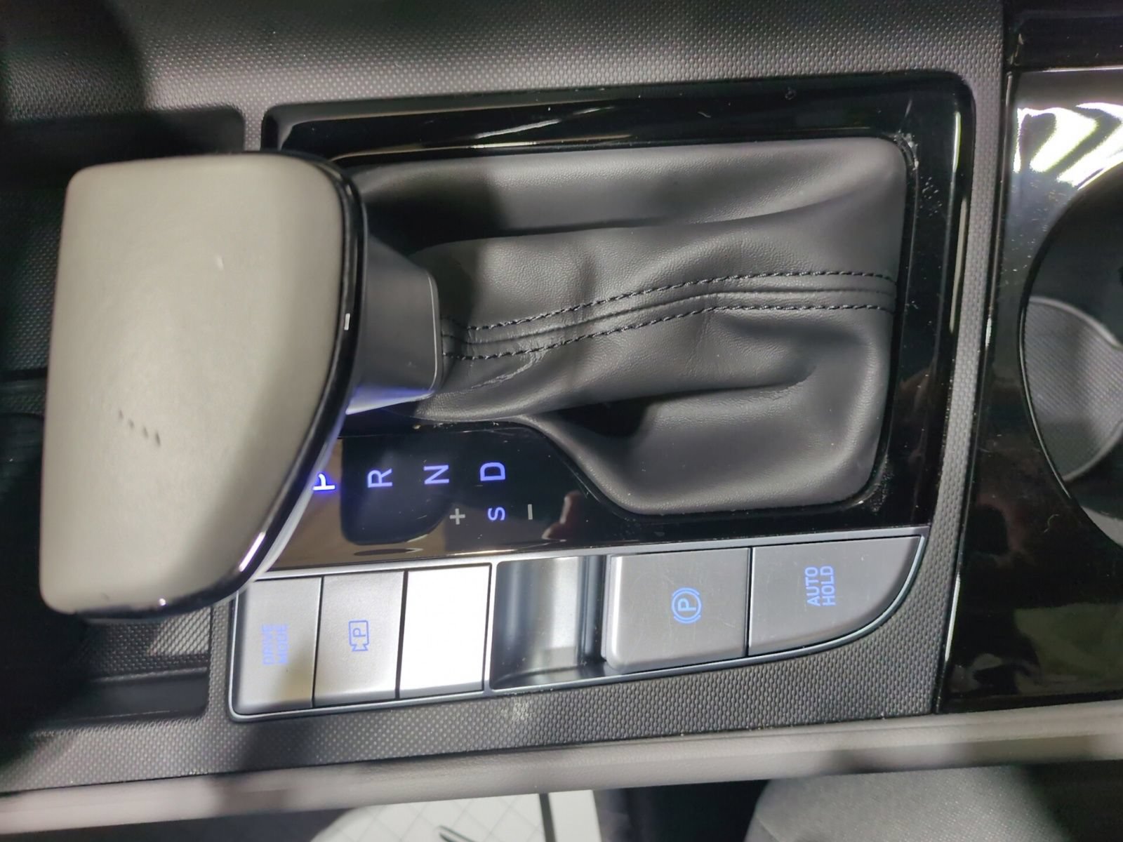 Certified 2024 Hyundai Elantra SEL w/ Convenience Package FWD image 20