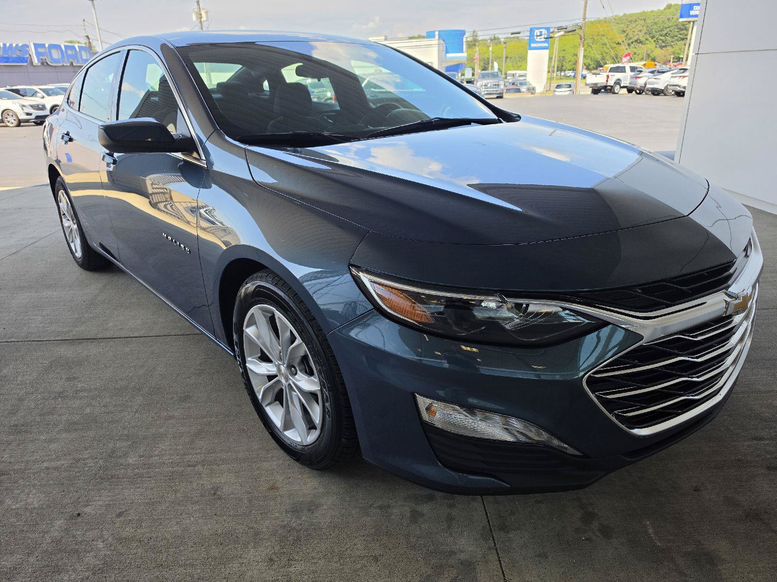 Used 2025 Chevrolet Malibu LT FWD image 6