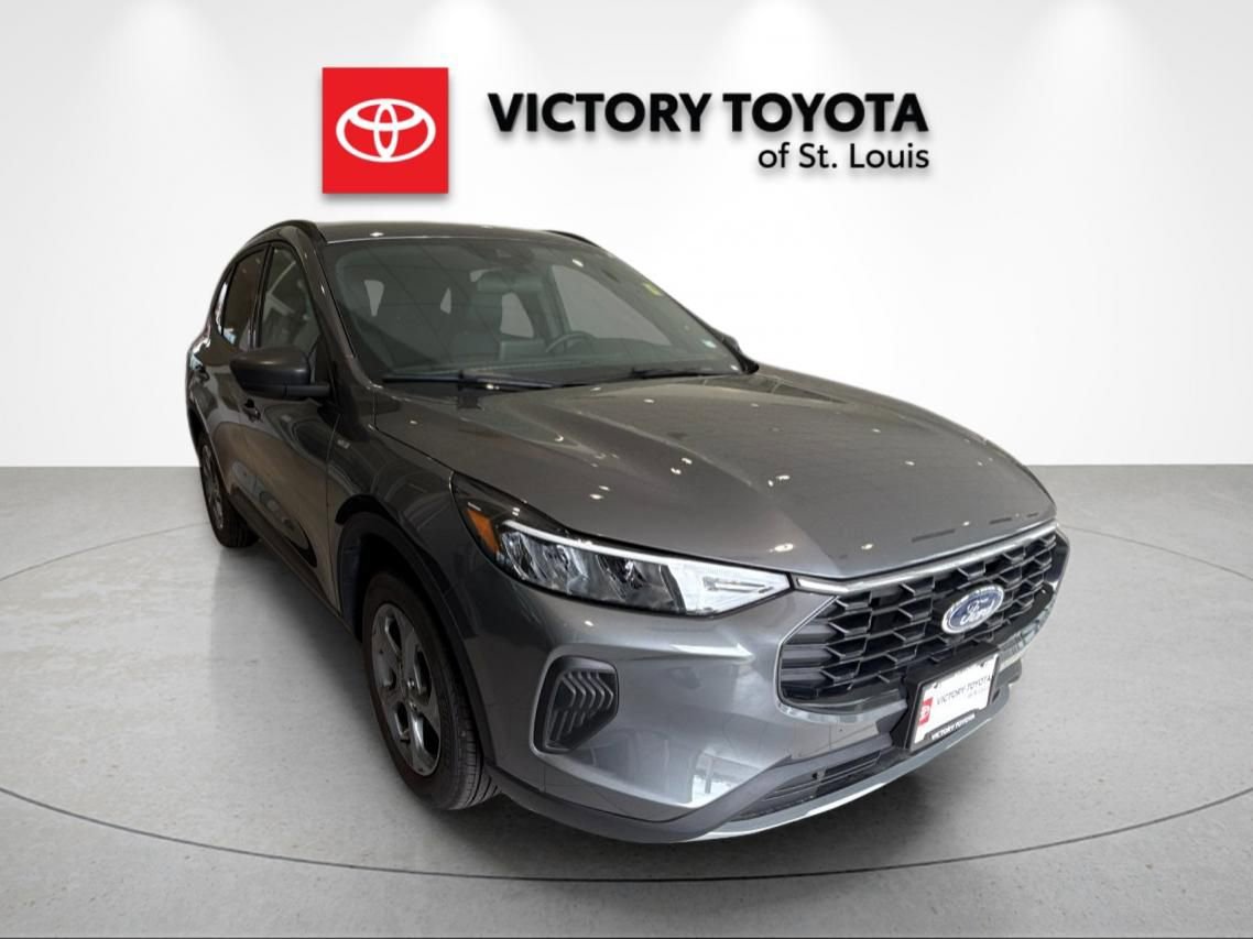 Used 2025 Ford Escape ST-Line AWD/4WD image 1
