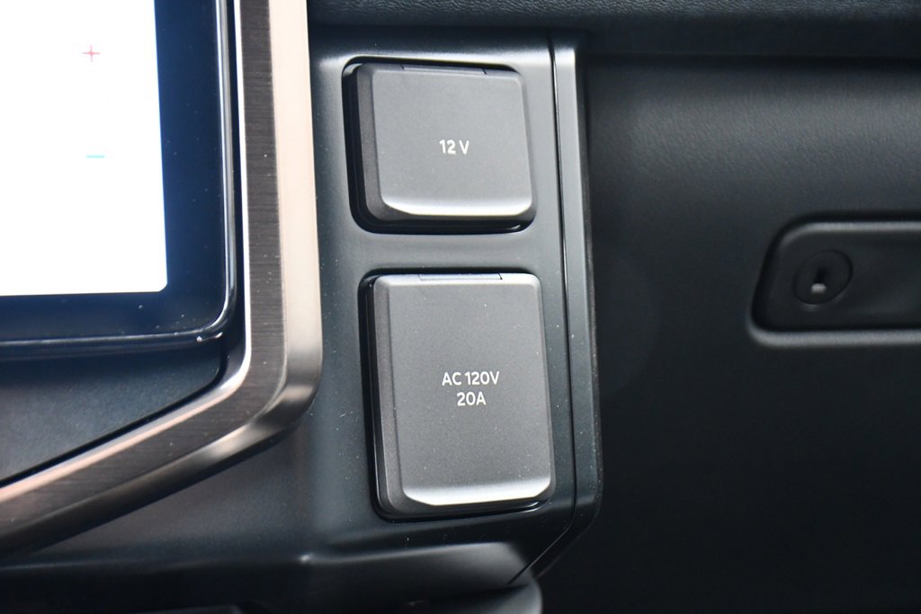 New 2025 Ford F150 Lightning Lariat image 31