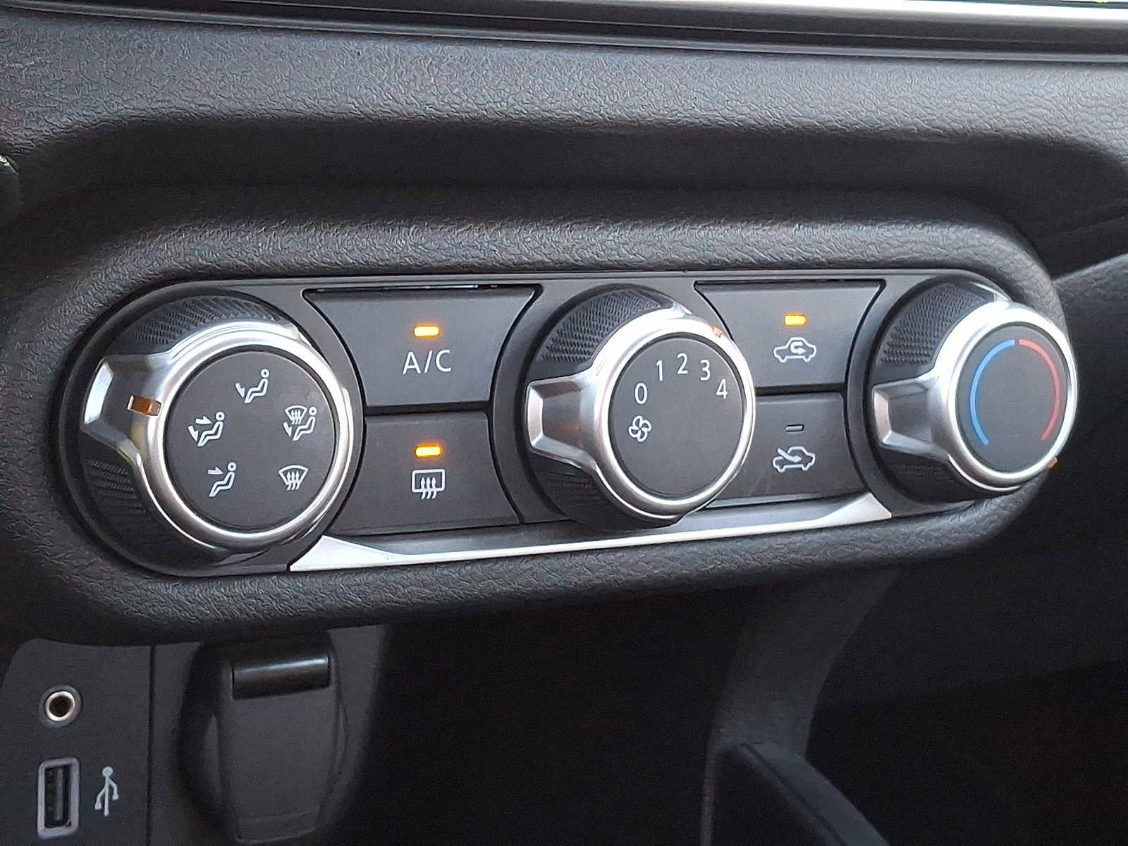 Used 2023 Nissan Versa S image 14