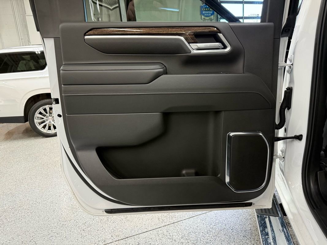 Used 2025 GMC Sierra 2500 SLE w/ Preferred Package image 14