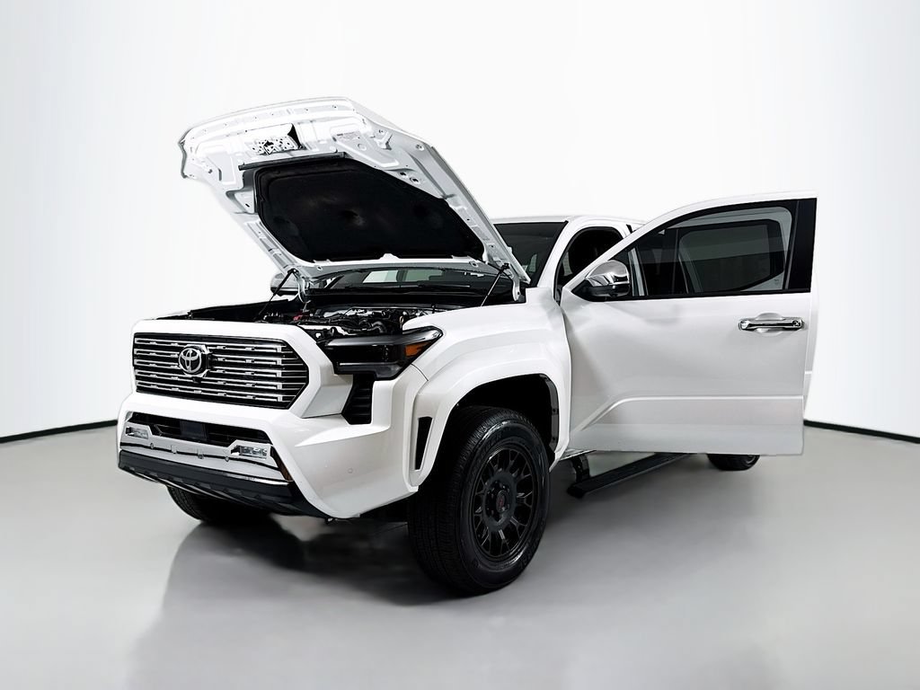 Used 2024 Toyota Tacoma Limited w/ Limited Package (LT) AWD/4WD image 21