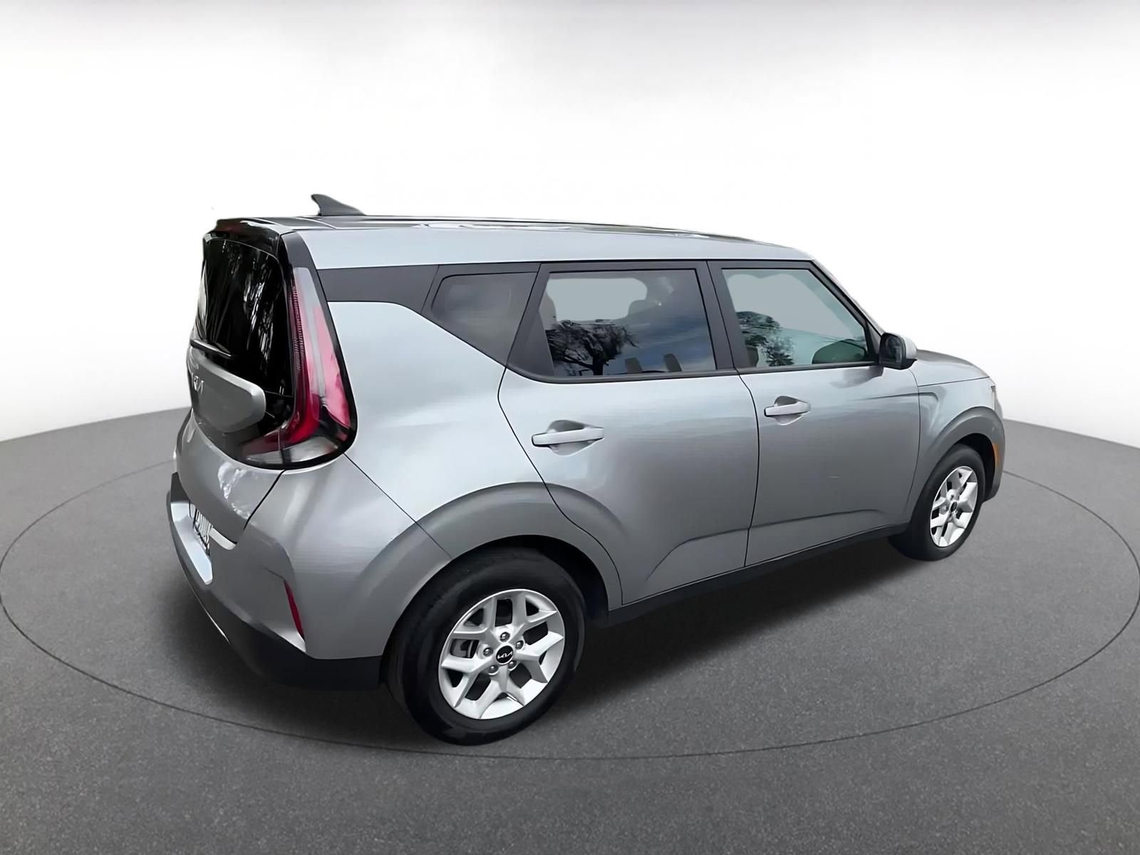 Used 2025 Kia Soul LX w/ LX Technology Package image 14