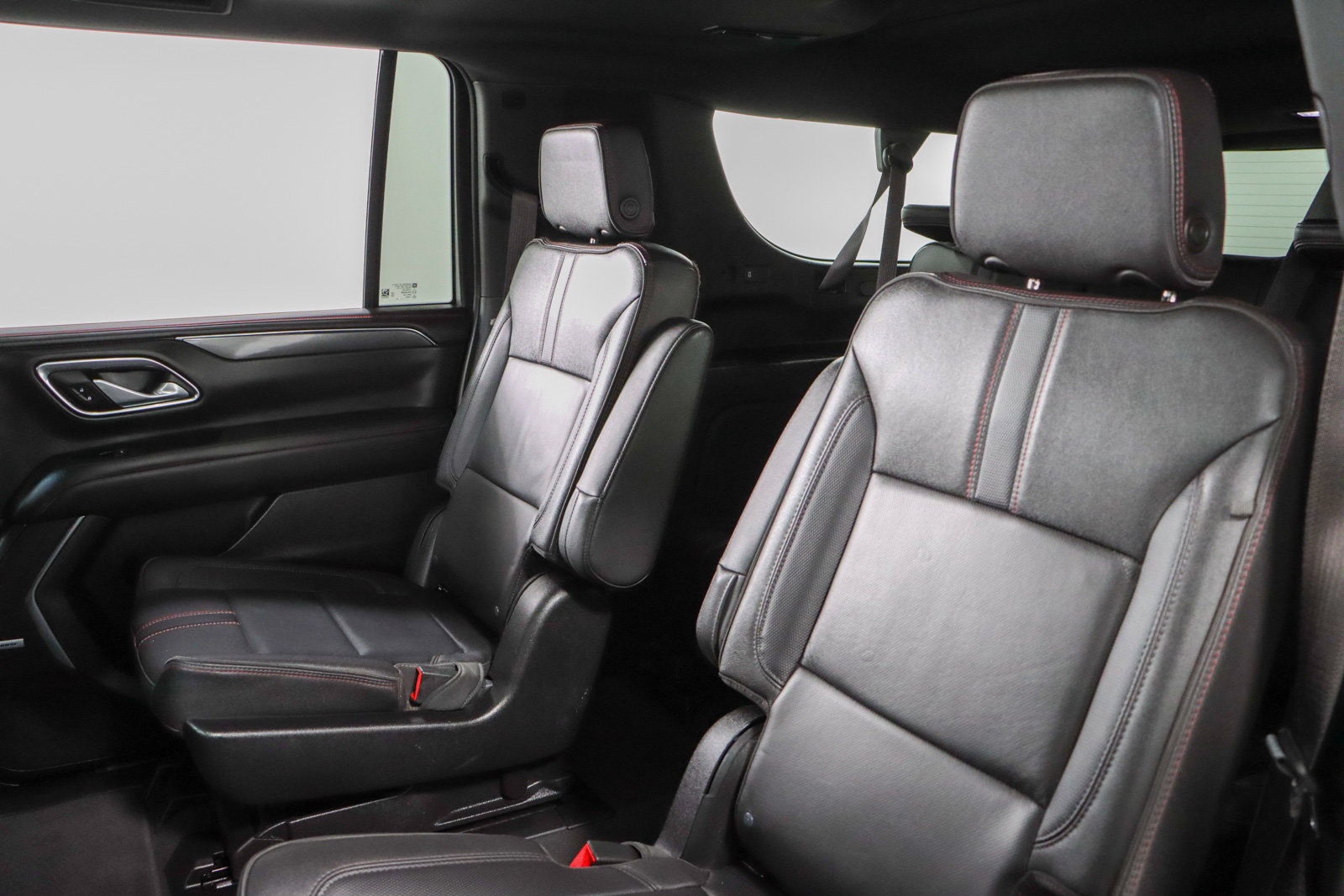 Used 2024 Chevrolet Suburban RST w/ Luxury Package AWD/4WD image 29