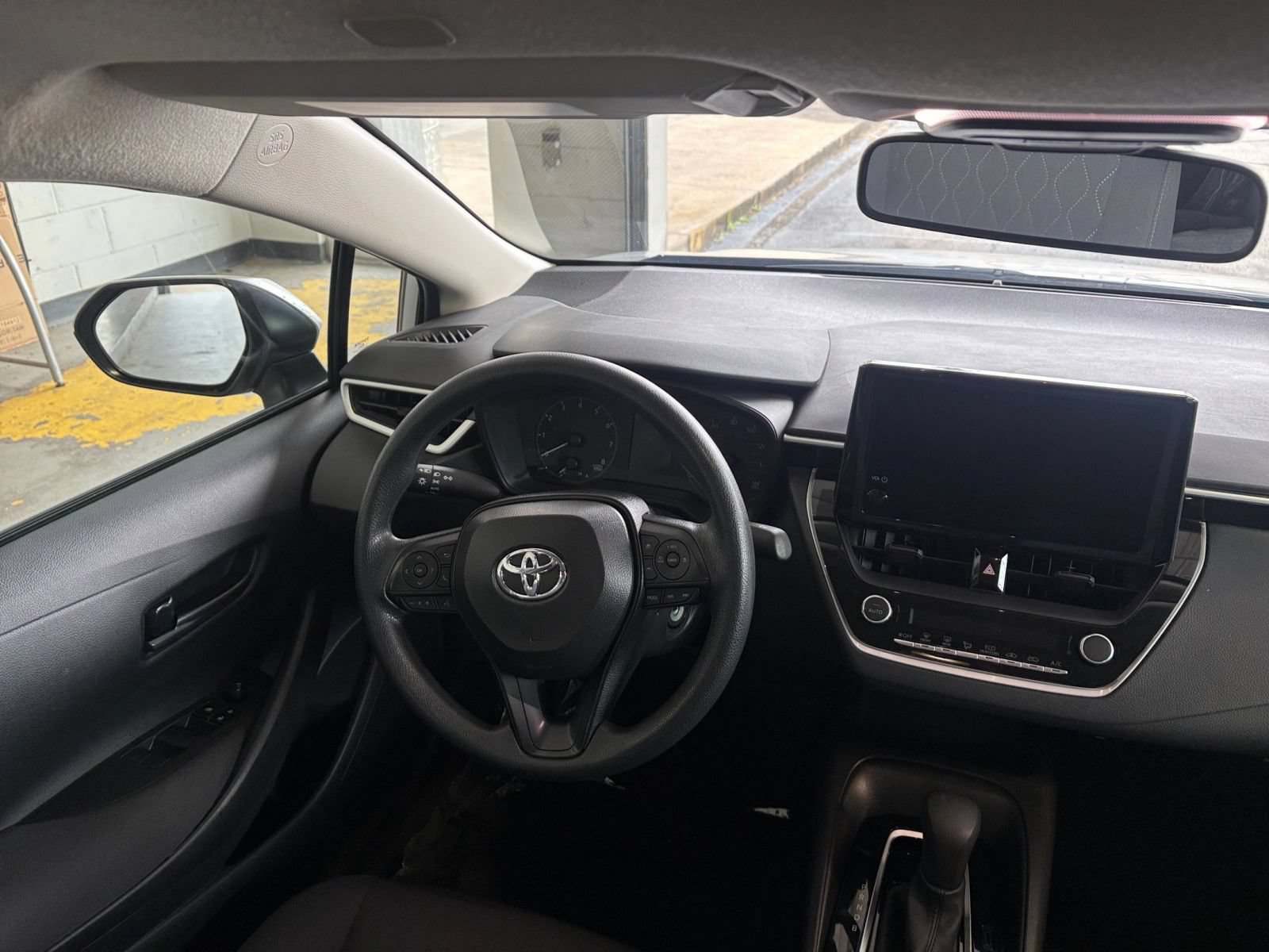 Used 2025 Toyota Corolla LE FWD image 32