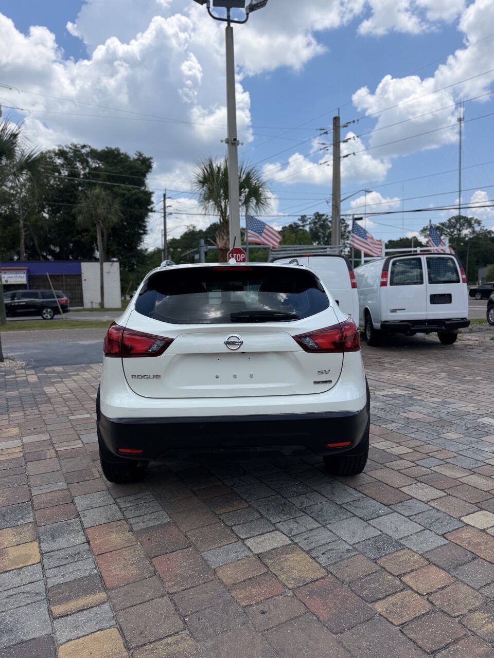 Used 2017 Nissan Rogue Sport SV w/ SV Premium Package FWD image 7