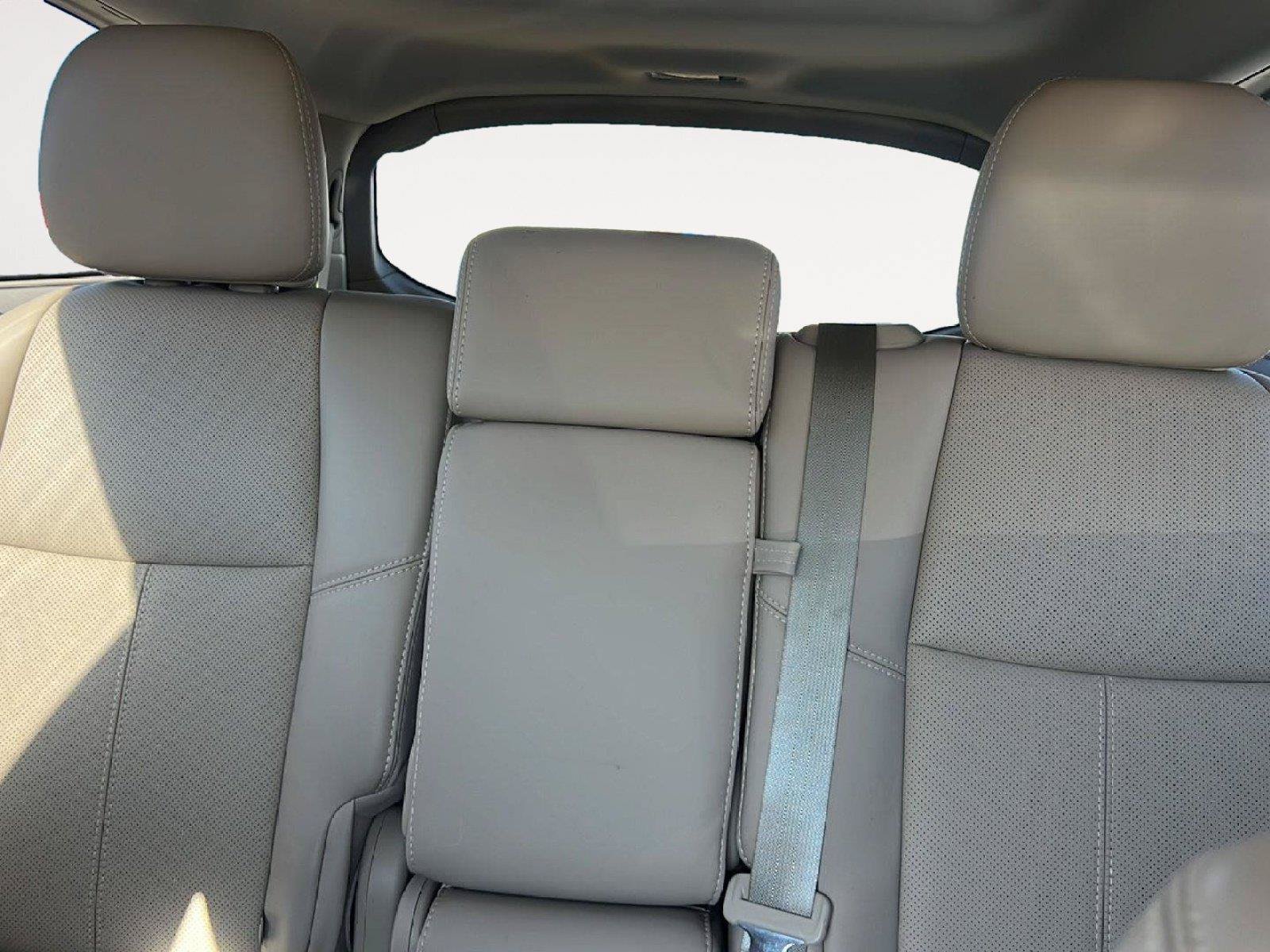 Used 2020 Nissan Pathfinder Platinum AWD/4WD image 13