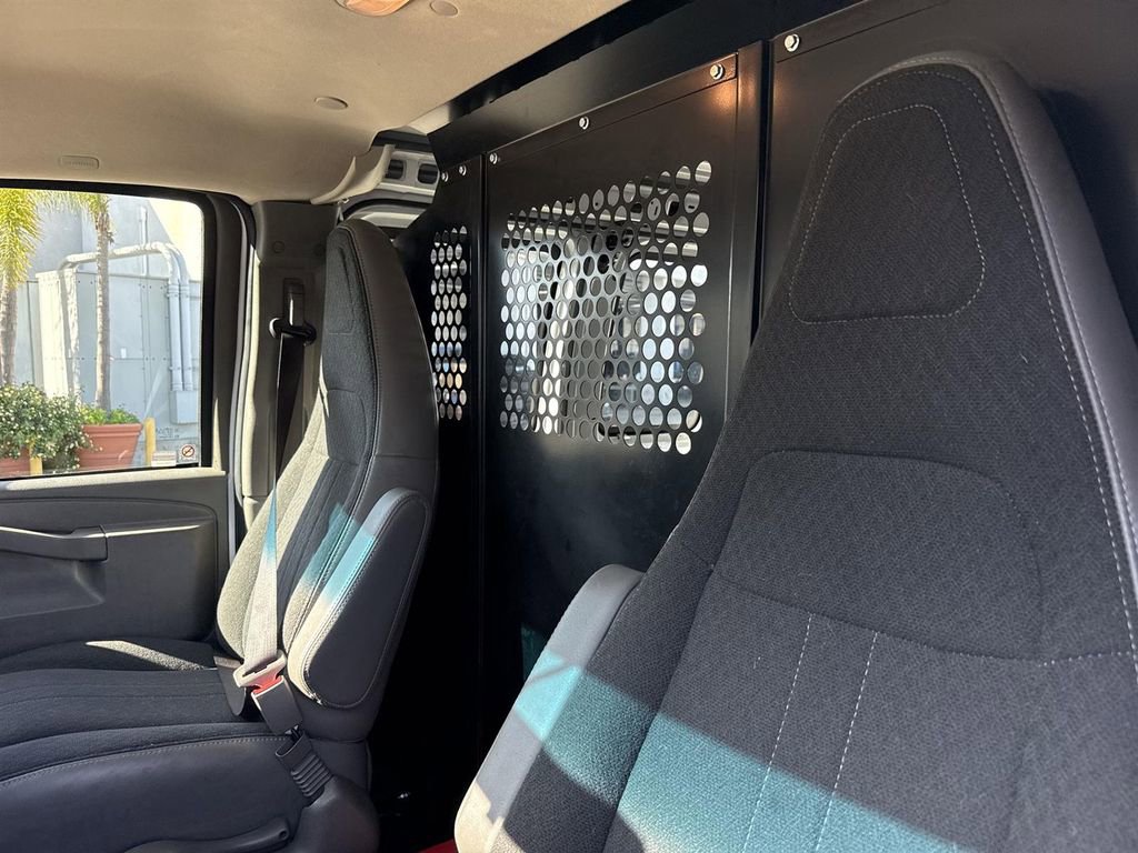 Used 2024 GMC Savana 2500 w/ Driver Convenience Package image 30