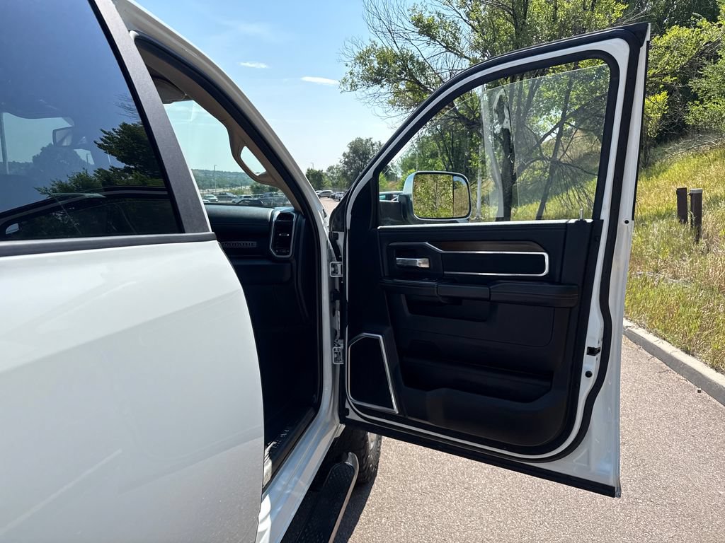 Used 2022 RAM 2500 Laramie AWD/4WD image 27
