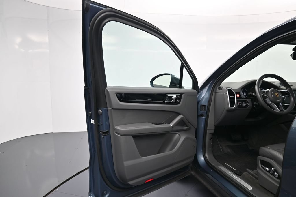 Certified 2020 Porsche Cayenne AWD/4WD image 16