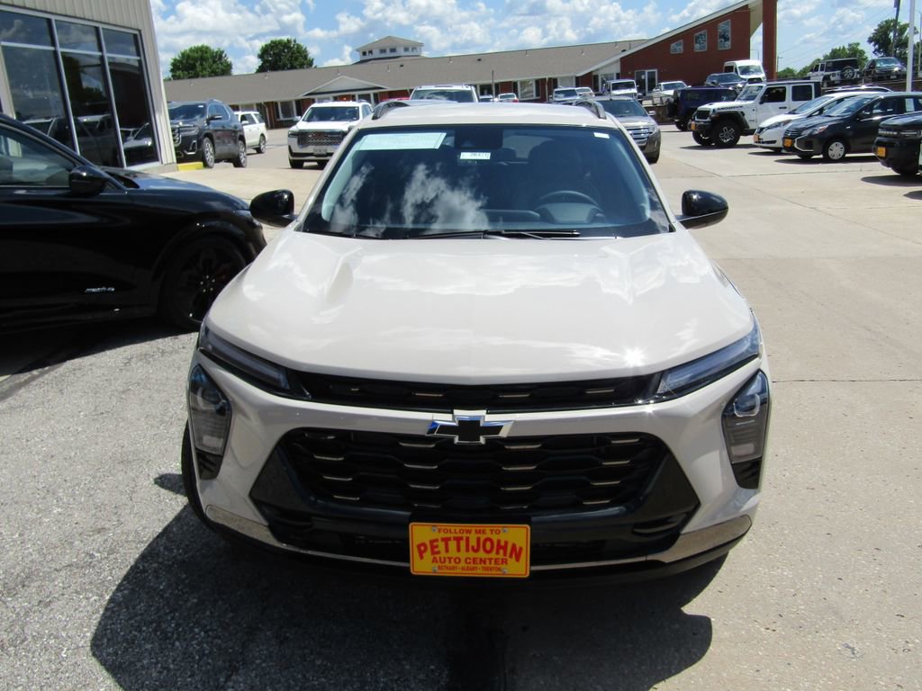 New 2026 Chevrolet Trax ACTIV w/ Driver Confidence Package FWD image 13