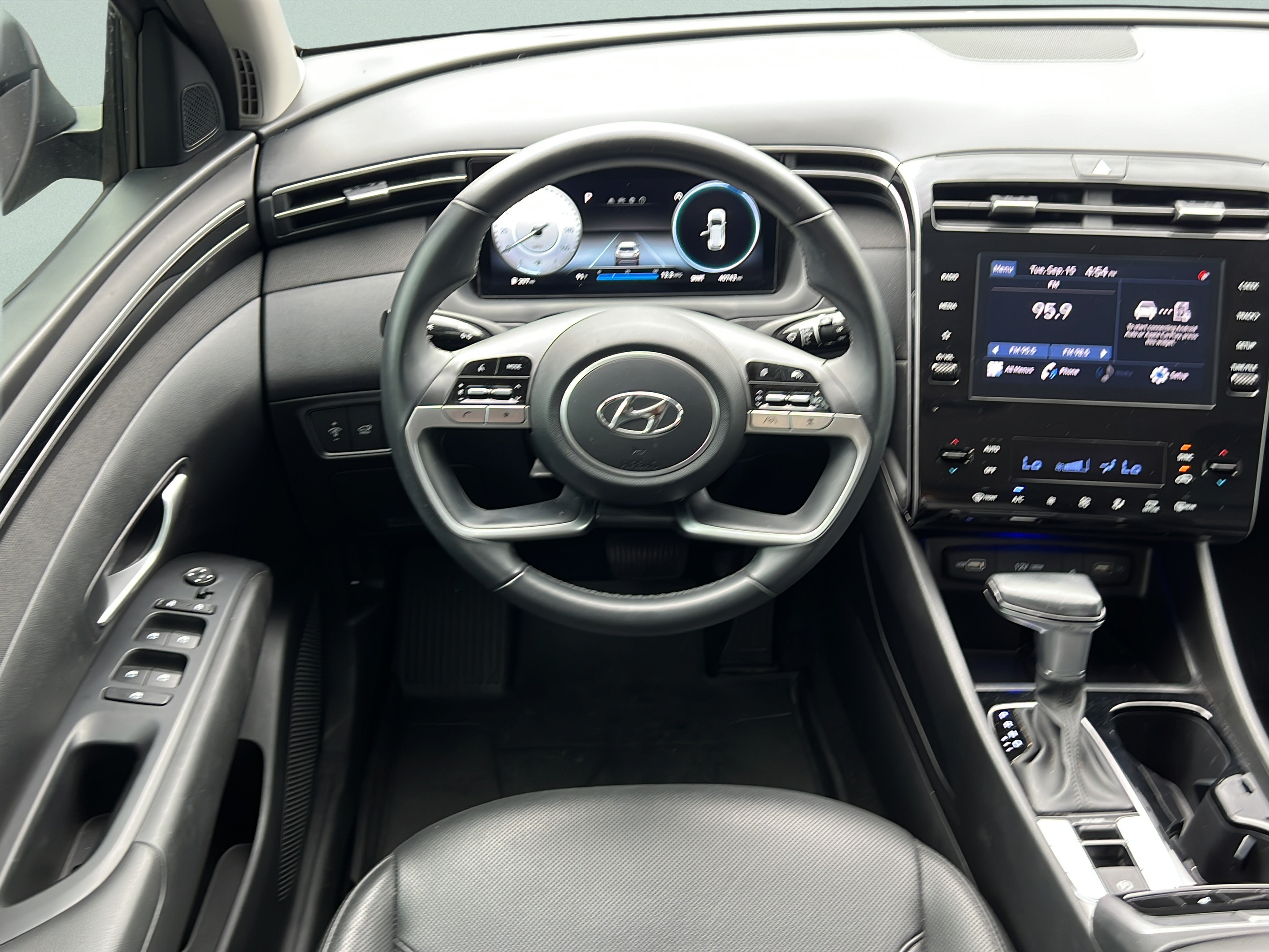Used 2023 Hyundai Tucson SEL w/ Convenience Package FWD image 12
