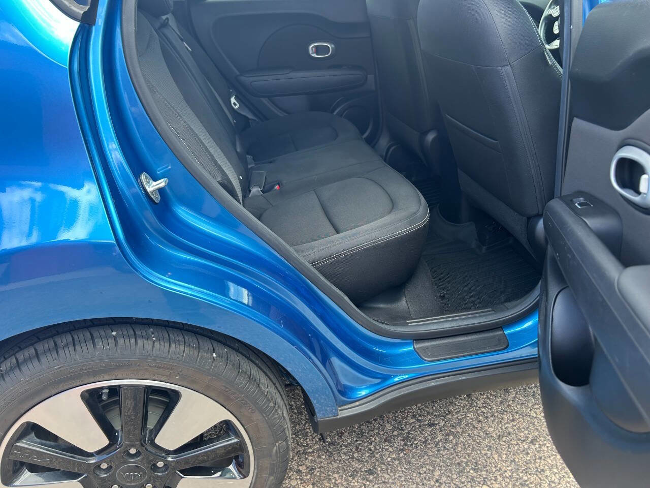 Used 2019 Kia Soul + FWD image 21