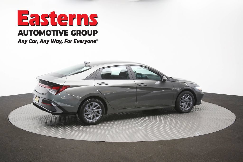 Used 2024 Hyundai Elantra SEL FWD image 41