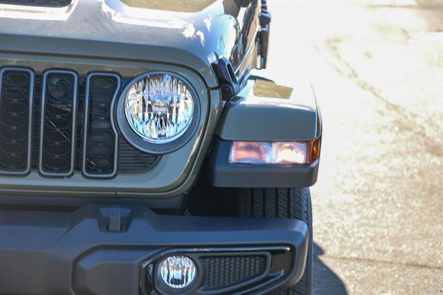 New 2025 Jeep Gladiator Sport image 8