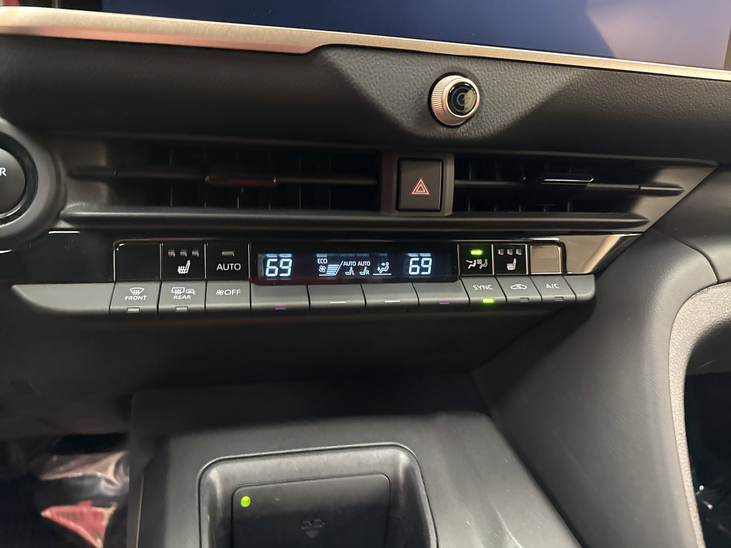 Used 2023 Toyota Crown AWD/4WD image 38