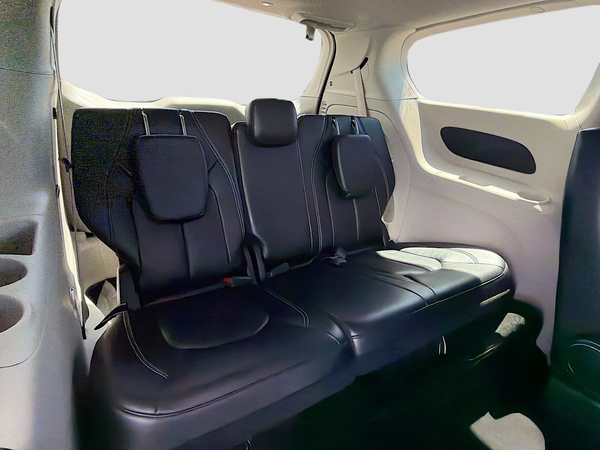 Used 2023 Chrysler Pacifica Touring-L image 21