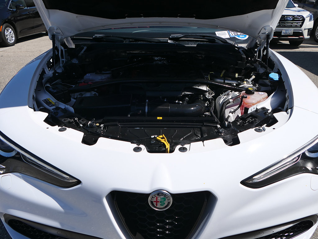 Used 2023 Alfa Romeo Stelvio Veloce AWD/4WD image 26