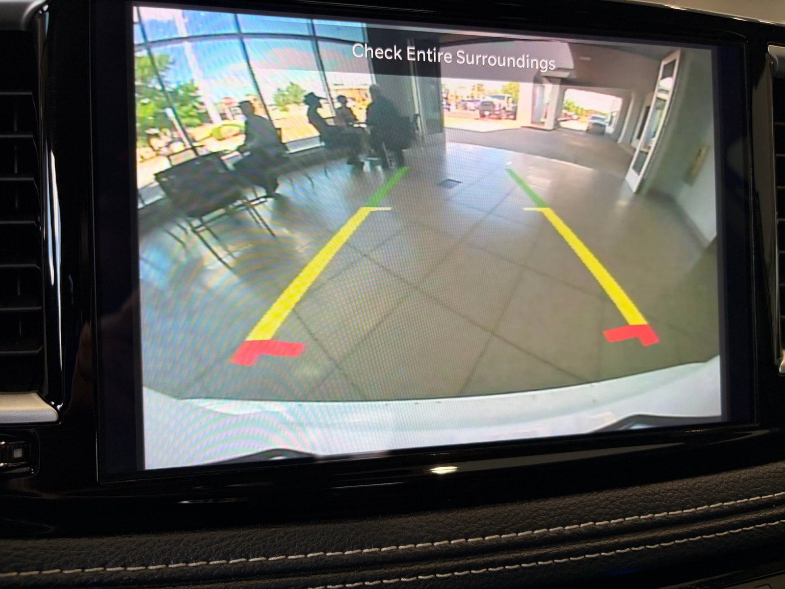 Used 2024 Chrysler Pacifica Limited FWD image 22