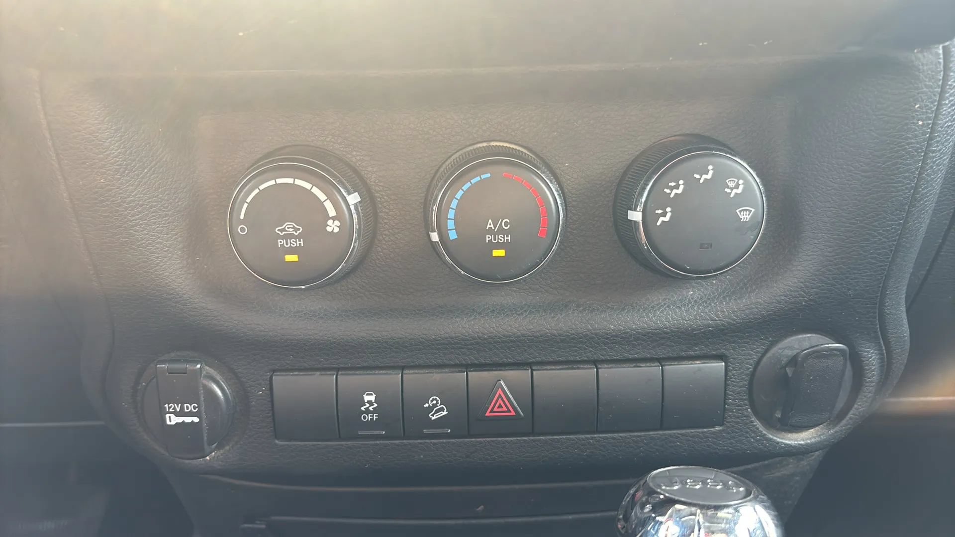 Used 2012 Jeep Wrangler Sport w/ Connectivity Group AWD/4WD image 23