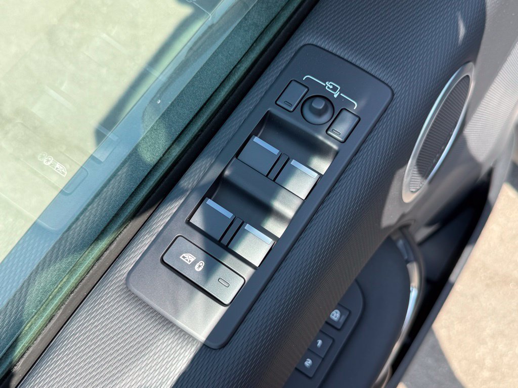 Certified 2025 Land Rover Discovery Dynamic SE AWD/4WD image 15