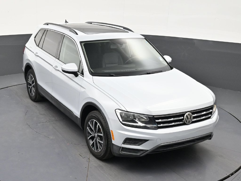 Used 2019 Volkswagen Tiguan SE w/ Panoramic Sunroof Package FWD image 17