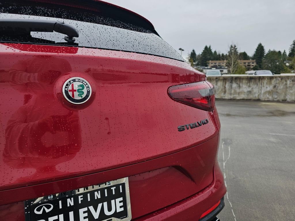Used 2019 Alfa Romeo Stelvio Quadrifoglio image 17