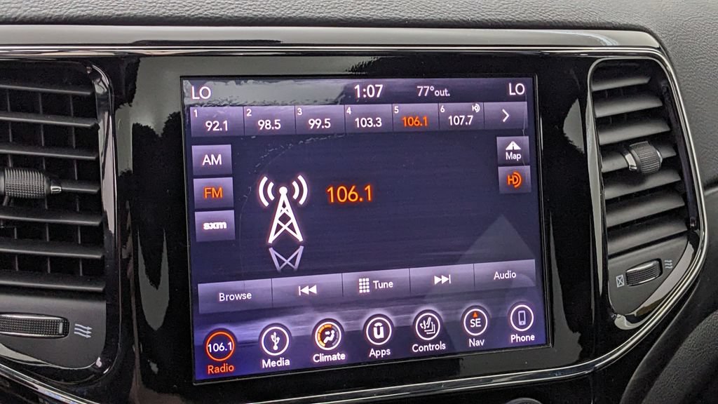 Used 2019 Jeep Grand Cherokee Altitude AWD/4WD image 24