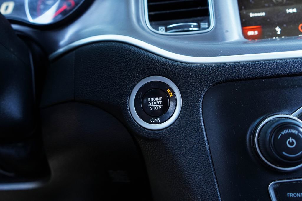 Used 2019 Dodge Charger Scat Pack RWD image 28
