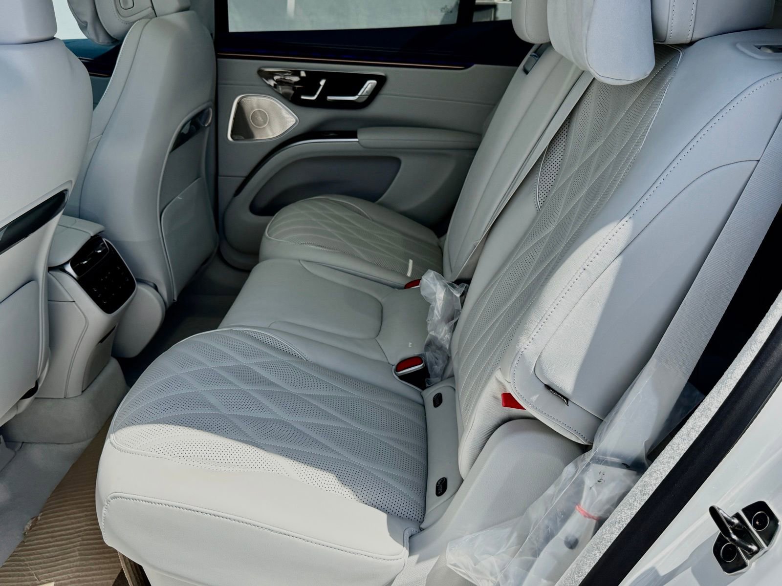 New 2026 Mercedes-Benz EQS 550 4MATIC SUV image 29