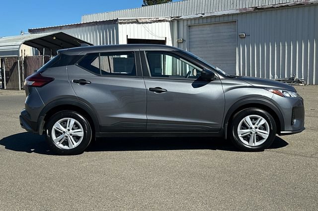 Certified 2025 Nissan Kicks Play S FWD image 3
