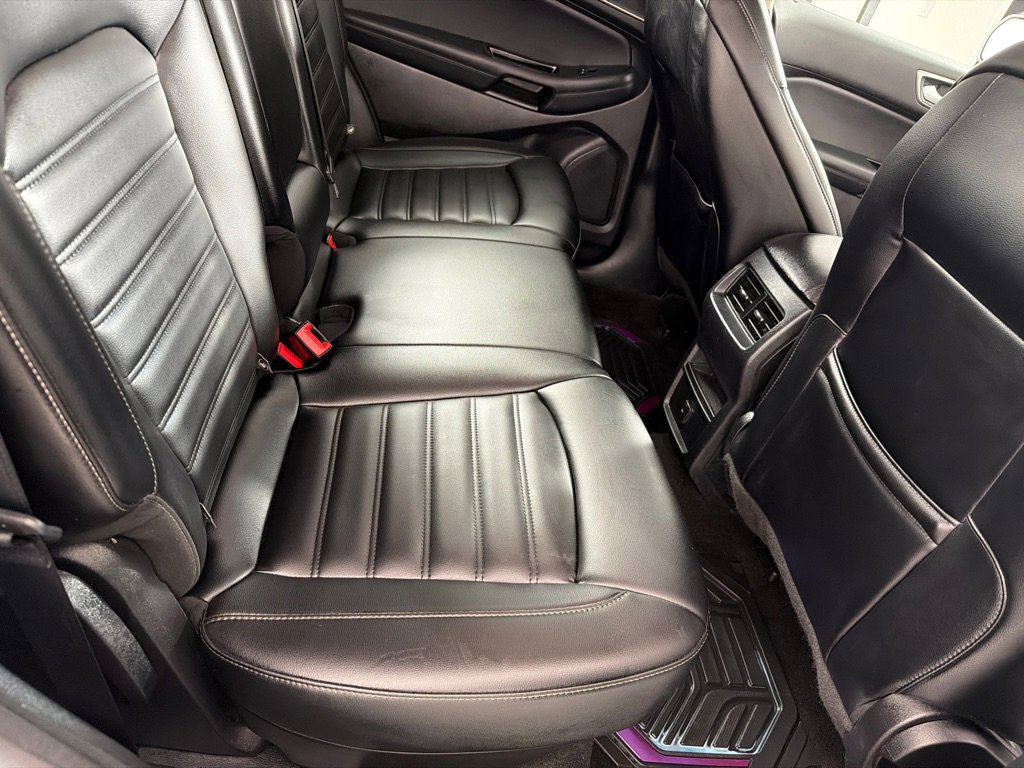 Used 2019 Ford Edge SEL w/ Equipment Group 201A AWD/4WD image 21