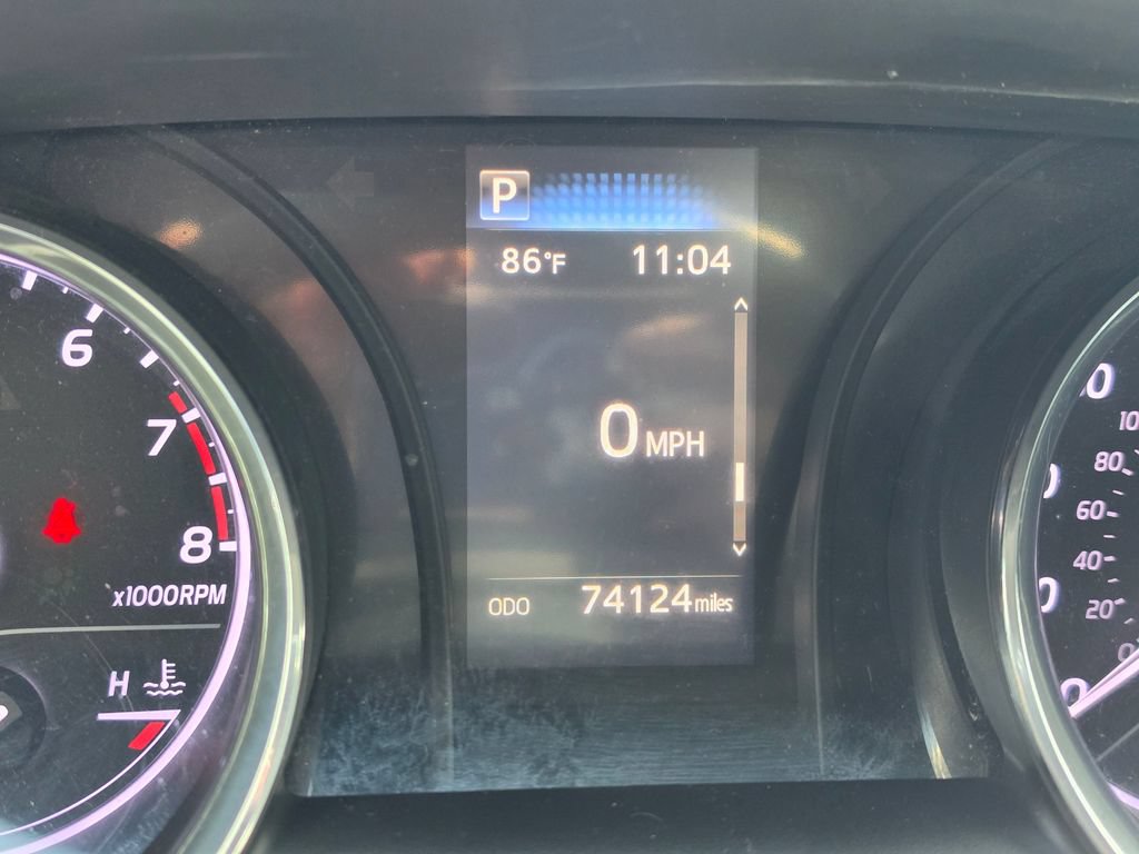 Used 2019 Toyota Camry LE FWD image 10