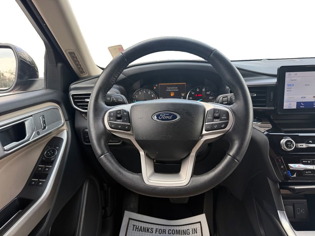 Used 2023 Ford Explorer Limited image 12