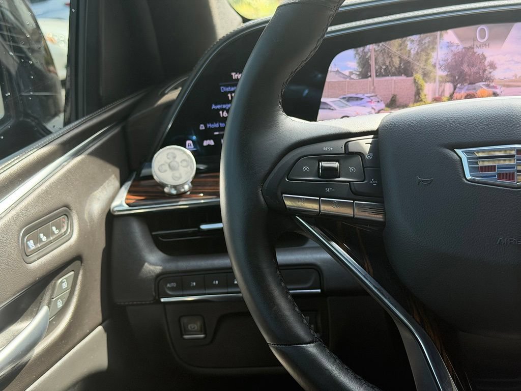 Used 2023 Cadillac Escalade Premium Luxury AWD/4WD image 12